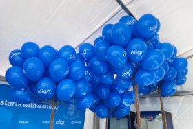 Reklamowe balony lateksowe z helem z okazji 13. edycji Biegu Firmowego we Wrocławiu
