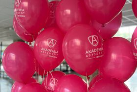Balony reklamowe z logo i helem na Uniwersytecie Przyrodniczym we Wrocławiu