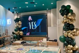 Dekoracje balonowe na reotwarcie salonu YES – Wrocław, Galeria Wrocławia