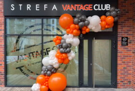 Girlanda balonowa na otwarcie drugiej Strefy Vantage Club we Wrocławiu – realizacja przy ul. Białowieskiej