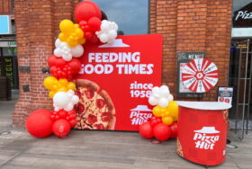 Dekoracje balonowe na otwarcie Pizza Hut w Manufakturze w Łodzi