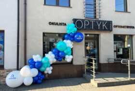 Girlanda organiczna z okazji akcji promocyjnej marki Rodenstock w Optyk Plucińska w Pajęcznie