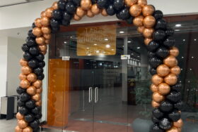 Urodziny Tarasu Widokowego Sky Tower – łuk balonowy